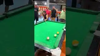 Pequeno John matou uma bola colada pra trancar a partida