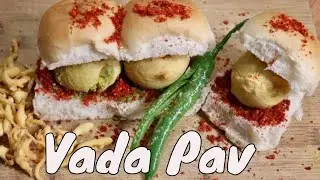 Original Vada Pav | Mumbai Special Vada Pav | Mumbai Street Food Recipe | वड़ा पाव | Authentic Aroma