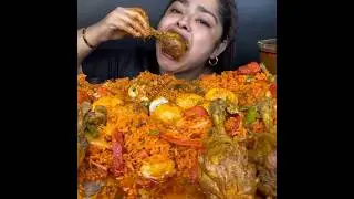 ASMR: EATING SPICY CHICKEN CURRY🔥 SCHEZWAN RICE || #shorts #mukbangn#asmreating #mukbangasmr #asmr