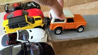 Diecast Metal Scale Color Model Cars 1/32 - Moving Down on The Slope From Box #1