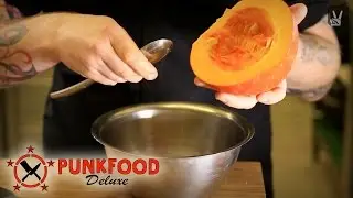K&uuml;rbis richtig sch&auml;len - Kitchen Basics von Punkfood Deluxe