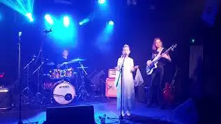 Angela Zhang singing 