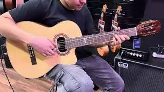 Viol&atilde;o Strinberg SC30C Nylon el&eacute;trico boca oval, dispon&iacute;vel no site da Miyata Music