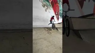 Лёгкий трюк дался за 2 попытки #mtb #mtblife #mtbshorts #mtbskills #mtbstreet #mtbstyle #mtbtricks