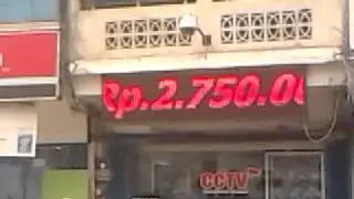 Contoh Running Text Atau Tulisan Berjalan pada Toko Elektronik