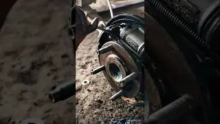 Rear wheel oil seal replaced &mdash; clean work, steady hands, real garage skills. 🔧🚗 #car #fix