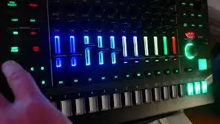 ROLAND TR-8S: I CAN BEHAVE LIKE AN AMBIENT MACHINE !