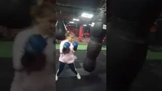 РЫСЬ. Девочка, 14 лет, пол года тренирую...не знала, что можно бить людей и защищать себя так..