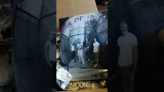 Unboxing rare punk and hardcore records... Absolute fire!