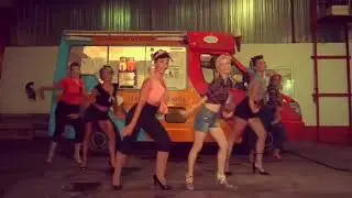 Pin up Girls, 1950's El camion de los helados, dancers.