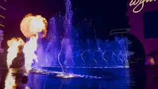 Wynn Macau Performance Lake - Holding Out For A Hero (Shrek 21)