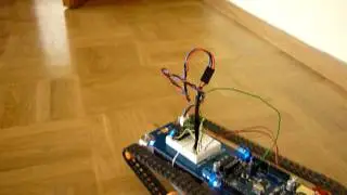 Arduino robot with IR Ranger Sensor (by Bj&ouml;rn Karpenstein)