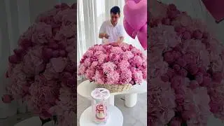 Where beauty meets luxury 🩷 Grand flower baskets delivered in Dubai. #flowersae #dubaiflowers