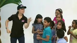 أنا الذيب باكلكم منى فيروز