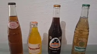 Botellas extranjeras de M&eacute;xico refresco / Colecci&oacute;n de Ren&eacute; Res&eacute;ndiz
