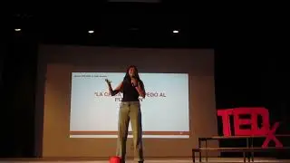 La Chica que le Pegó al Pizarrón | Emilia Surraco | TEDx La Salle Rosario