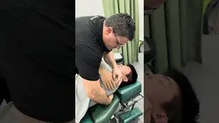 Relaxing spinal crack! 😊ASMR! Relax to the sound of spinal cracks!