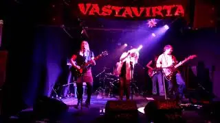 Hertta Q: Valkoinen kissa