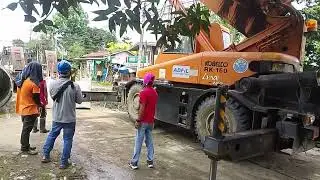 Isuzu Self Loader Truck Kobelco RK160-2 Rough Terrain Crane Installing Box Culvert 
