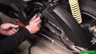 Scooter Tuning: Changing the Roller Weights of the APRILIA SR 50R Factory