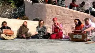 OM KALI  OH MATA Hindu Bhajan Haidakhan BABAji Ashram India Gufa Side
