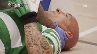 Aparatosa lesi&oacute; de Pedro Gil en el cl&agrave;ssic portugu&egrave;s d'hoquei entre Sporting i FC Porto