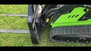 Viper Skid Loader - Easy Disconnect of Forks