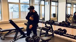 Skr&aring; benkpress med manualer