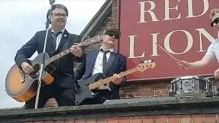 The TR5's. Rooftop Gig. Red Lion, Aldershot. Sunday 16th July 2023.