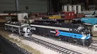 Rapido Trains HO Side by Side E8A Comparison: Illinois Central Executive #100 vs Amtrak Day 1 #4316
