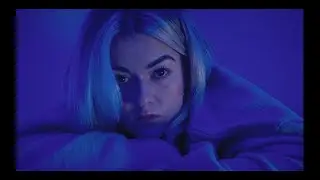 Grace Davies - i met a boy online (Visualiser)
