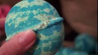 Lush Thundersnow Bath Bomb | TheBeautyJournals