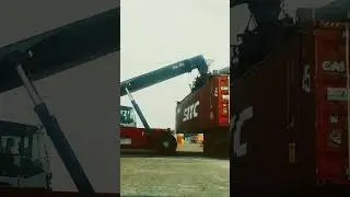 Cara muat kontainer dengan Reach Stacker KALMAR#pelabuhan.