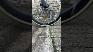 Road Cyclists Different Tyre Pressures 🧐