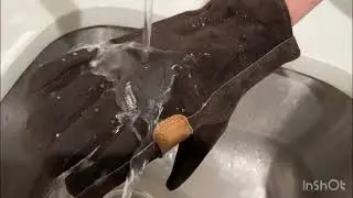 Water resistant leather gloves