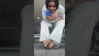 Ebony showing soles at airport😉 (instagram live @molefrommiami)