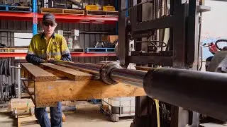 Repairing The Lift Cylinders on a Komatsu Forklift