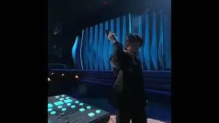 so they said taehyung really threw the card to jungkook and he caught it during this part live omg