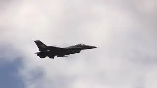 F-16 Fighting Falcon [Triple Aileron Roll]