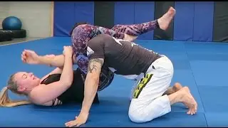 How to Choke an Attacker out unconscious using your legs. Female Self defence