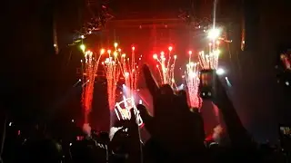 The Chainsmokers - This Feeling [Live]