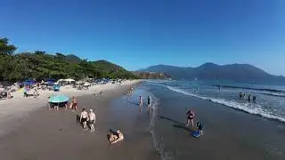 V&ocirc;o livre na praia de Gaec&aacute;, S&atilde;o Sebasti&atilde;o, S&atilde;o Paulo 4k - v&iacute;deo para ver cogumelado