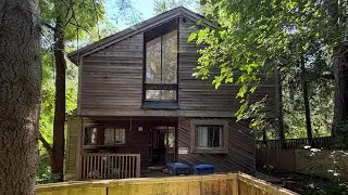 Very strange and creepy ABANDONED 1980s house discovered in the woods 