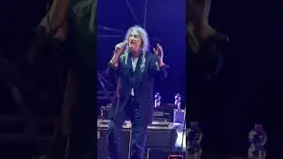 Patti Smith  canta Bruce a Gorizia