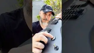 Playing Metallica on a guitar with a built-in Speaker
