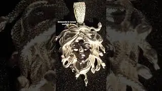 ITALIA CHAINS Large Medusa pendant