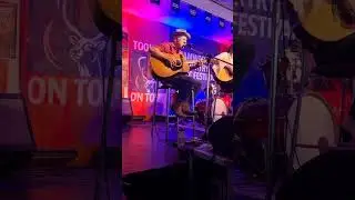 Kelly Cork - Somewhere In Between (Snippet)