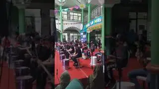 Pagelaran drum band di sekolah SD anak sholeh