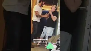 STEFANO DE MARTINO FA UNO SCHERZO A GARRISON #AMICI17