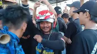 Akibat ke senggol, jadi perkelahian...